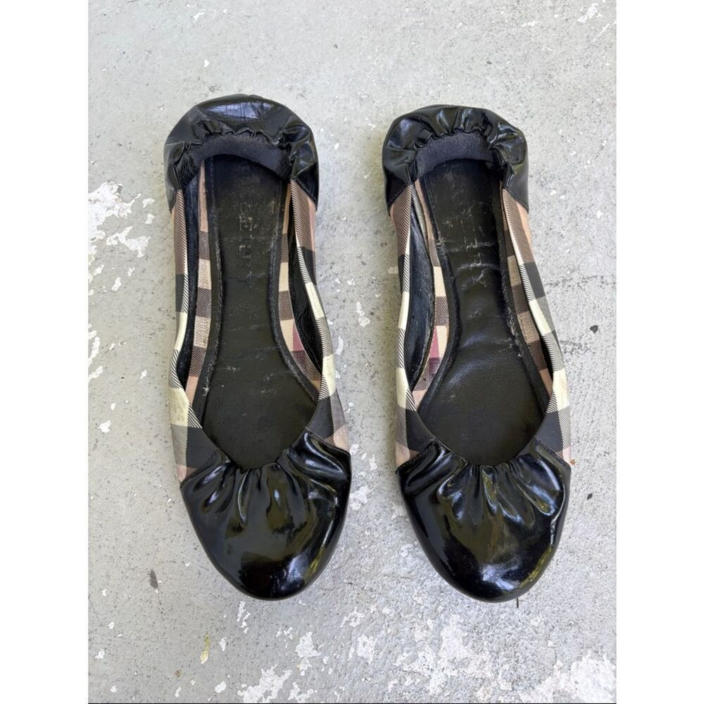 Burberry Novacek flats